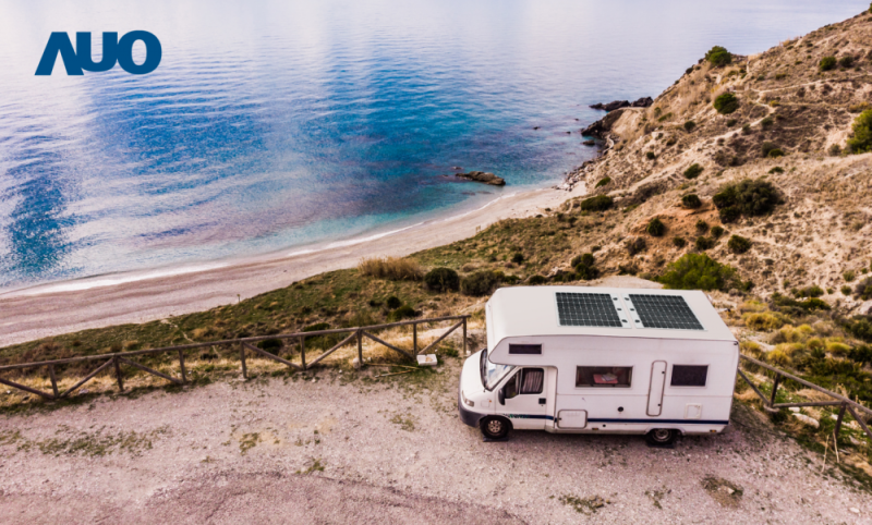 「可撓輕量化太陽光電板SunCurva」使用輕量特殊耐候型複合板取代傳統太陽能板的玻璃前板，不僅降低70%重量，每米平方僅3Kg；具有抗衝擊性能及通過電磁相容性測試，可應用於交通運輸工具，如露營車、遊艇等